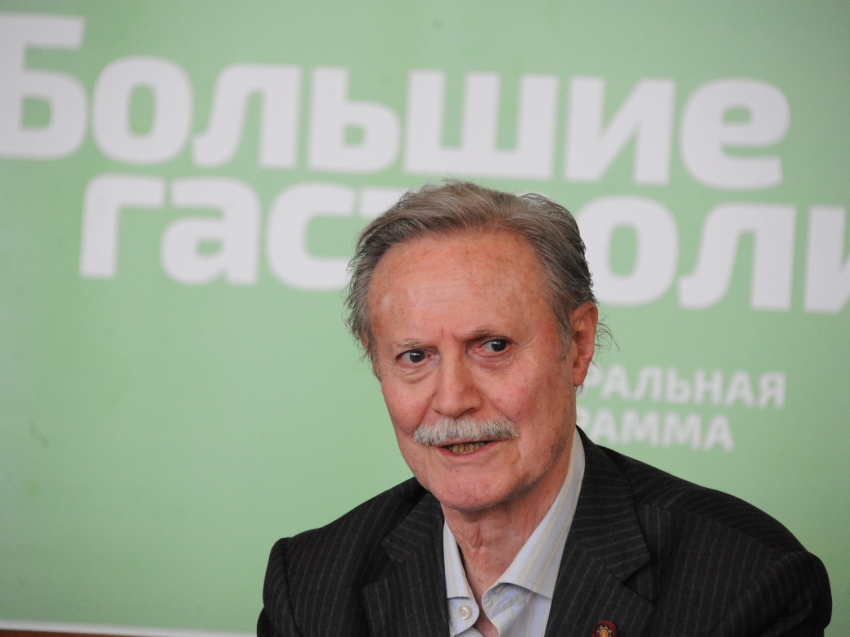 Юрий Соломин поздравил забайкальцев с наступающим Новым годом